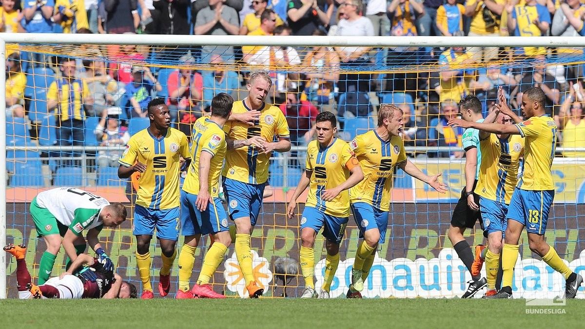 Eintracht Braunschweig 1-1 Dynamo Dresden: Points shared as both sides fail to move out of danger