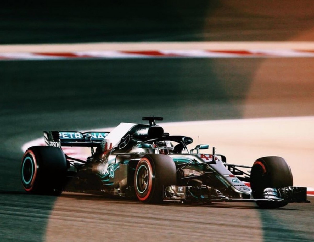F1, Gp della Cina - Hamilton chiarisce con Verstappen: "Nel dopo-gara l'adrenalina è a mille!"