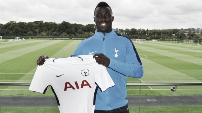 Tottenham presentó oficialmente a Davinson Sánchez