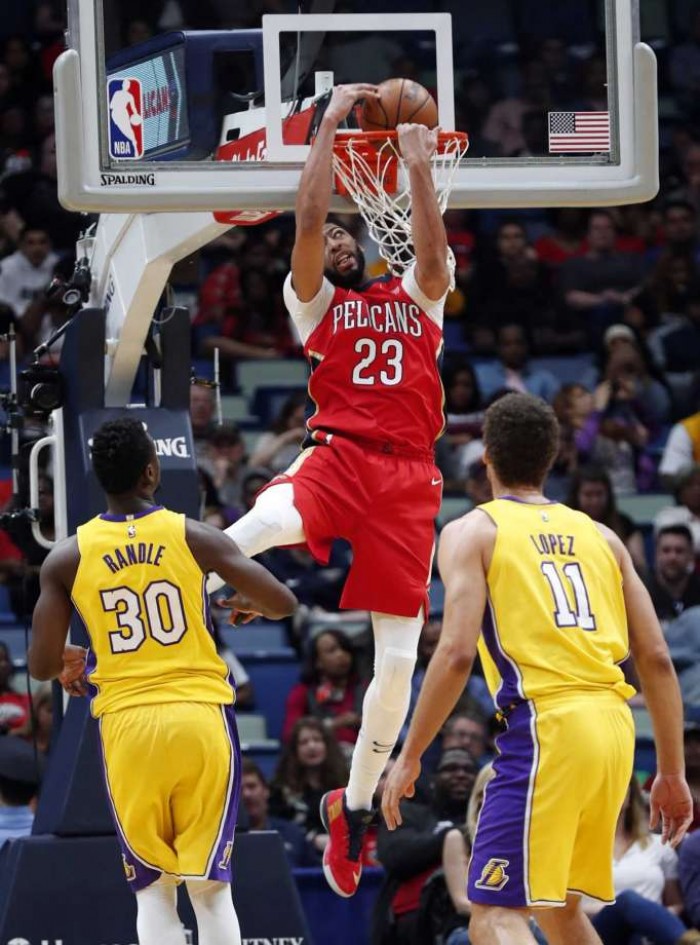 Davis comanda a Pelicans para aplastar a Lakers