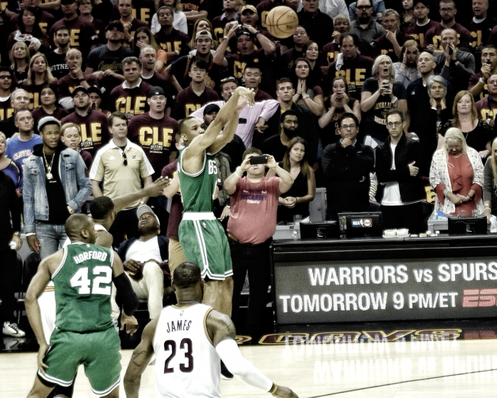 Celtics surpreendem, conseguem virada e vencem Cavaliers no terceiro jogo das finais do Leste