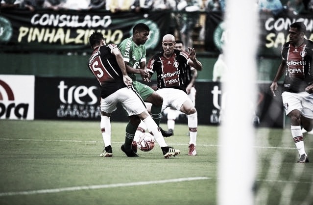 Joinville surpreende no fim e vence Chapecoense pelo Campeonato Catarinense Joinville surpreende no fim e vence Chapecoense pelo Campeonato Catarinense