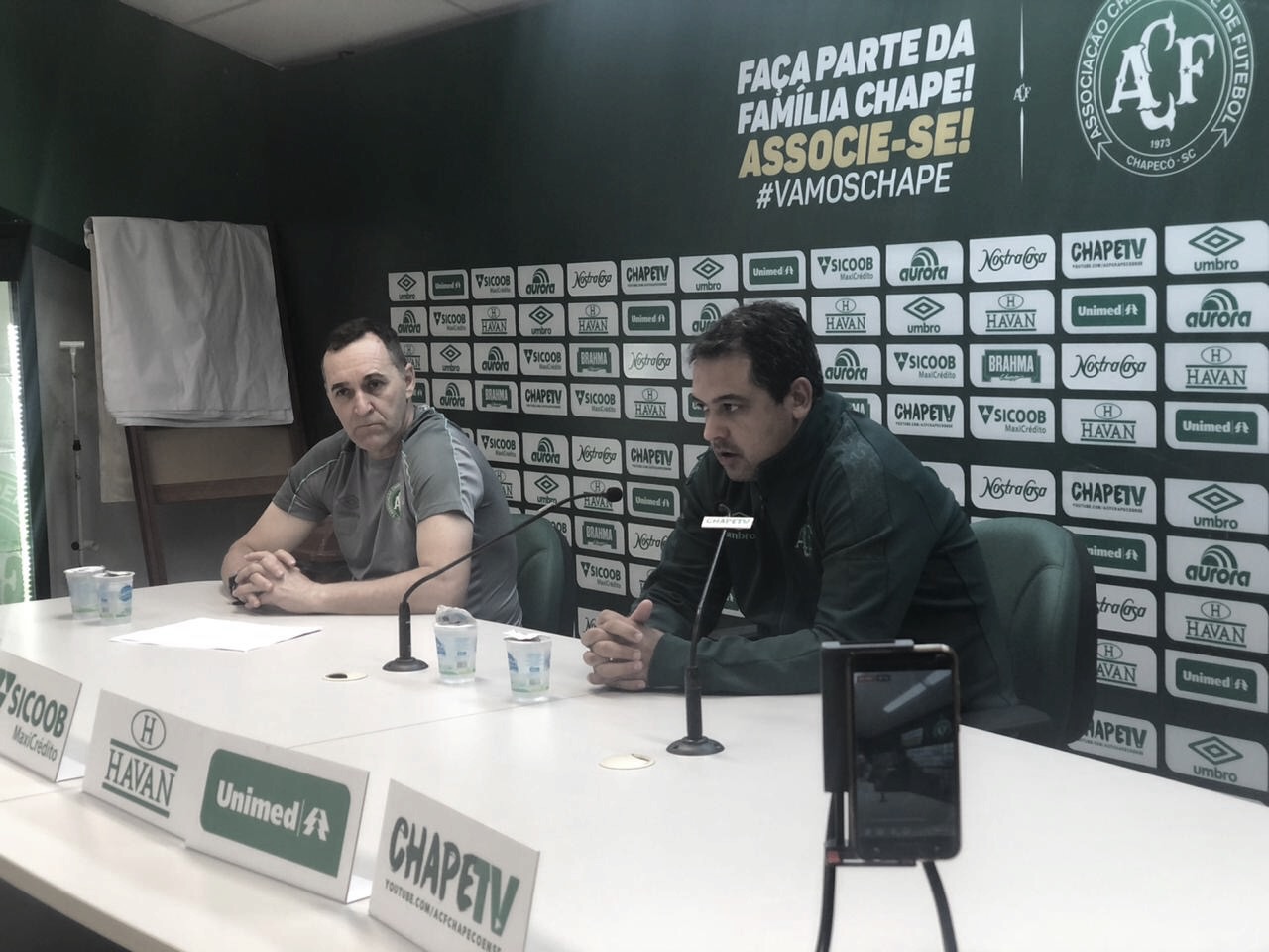 Marquinhos Santos lamenta queda da Chapecoense e crava: "Vai voltar muito mais forte"