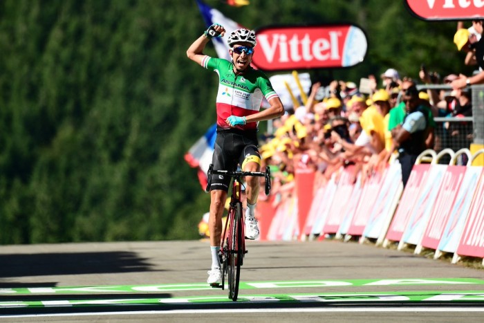 Tour de France, Fabio Aru si impone a La Planche des Belles Filles! Chris Froome in giallo
