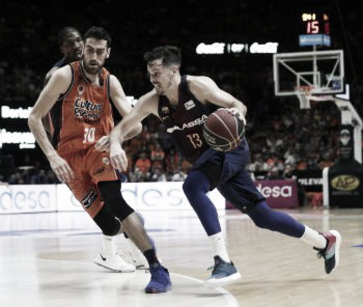 El Barça gana 'in extremis' en la Fonteta y Valencia Basket será 4º