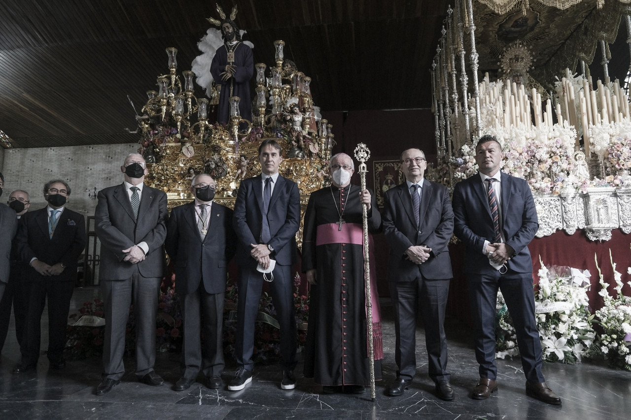 El Sevilla FC cumple con su tradición de Semana Santa