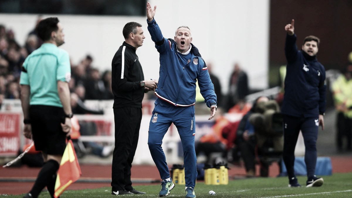 Lambert: "Nuevamente, no merecimos perder el partido" Lambert: "Nuevamente, no merecimos perder el partido"