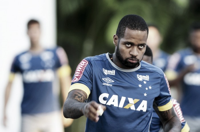 Dedé sofre nova lesão e desfalcará Cruzeiro por pelo menos um mês