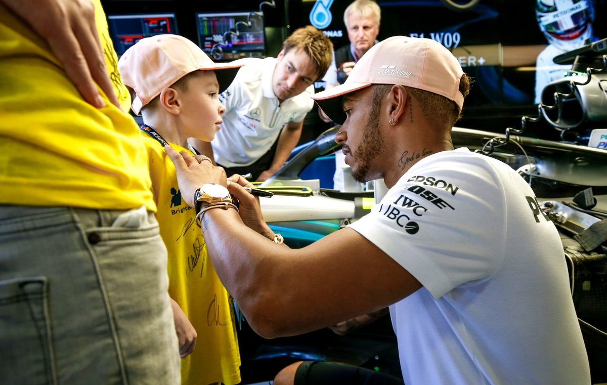F1, Mercedes - ESCLUSIVA, Riccardo Musconi: "Hamilton è molto umano, vive le sue passioni"