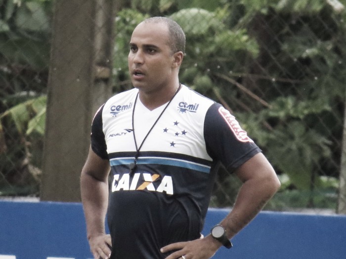 Deivid critica imediatismo do futebol brasileiro após demissão: “Precisamos evoluir” Deivid critica imediatismo do futebol brasileiro após demissão: “Precisamos evoluir”