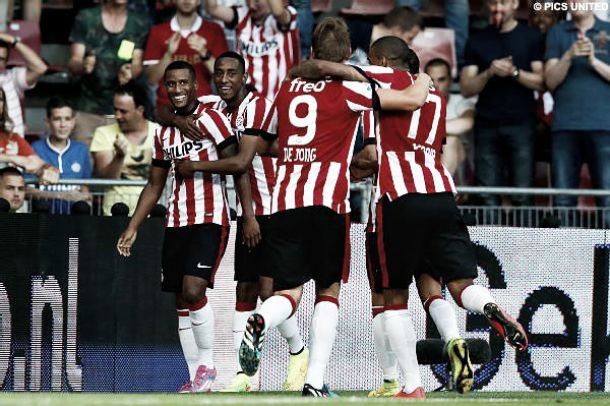 Luuk de Jong marca na sua estreia e PSV Eindhoven vence St. Pölten na eliminatória da UEL