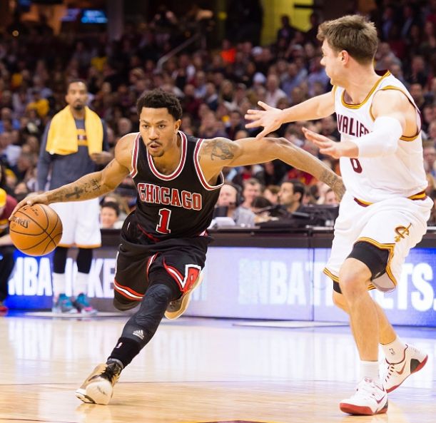 Derrick Rose suona la sveglia: "O ci svegliamo o continueranno a prenderci a calci nel sedere!"