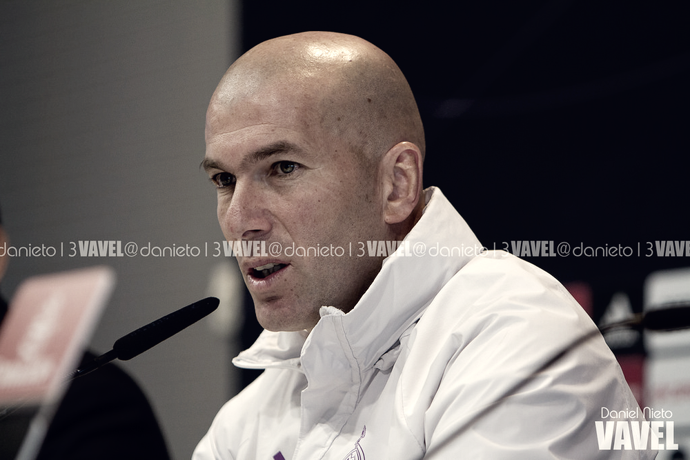 Zidane: "La derrota del Barça no hace mejor la temporada del Madrid"