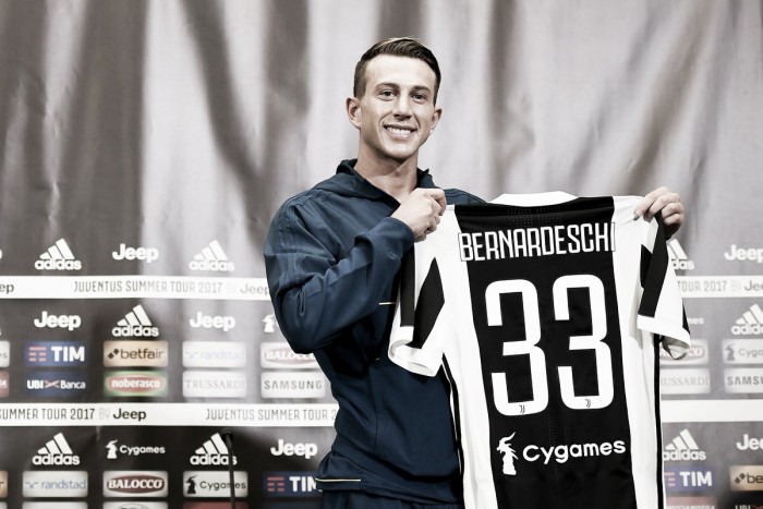 Apresentado na Juventus, Bernardeschi contraria expectativas e pega camisa 33
