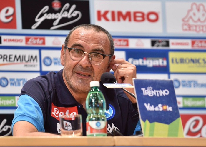 Napoli, parla Sarri: "Scudetto? Non ci casco"