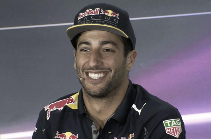 Daniel Ricciardo: "Estaría bien ganar con Mercedes en pista"