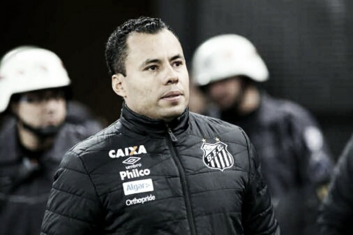 Jair Ventura exalta intensidade do Santos e defende Gabriel das críticas: "Não tem vilão" Jair Ventura exalta intensidade do Santos e defende Gabriel das críticas: "Não tem vilão"