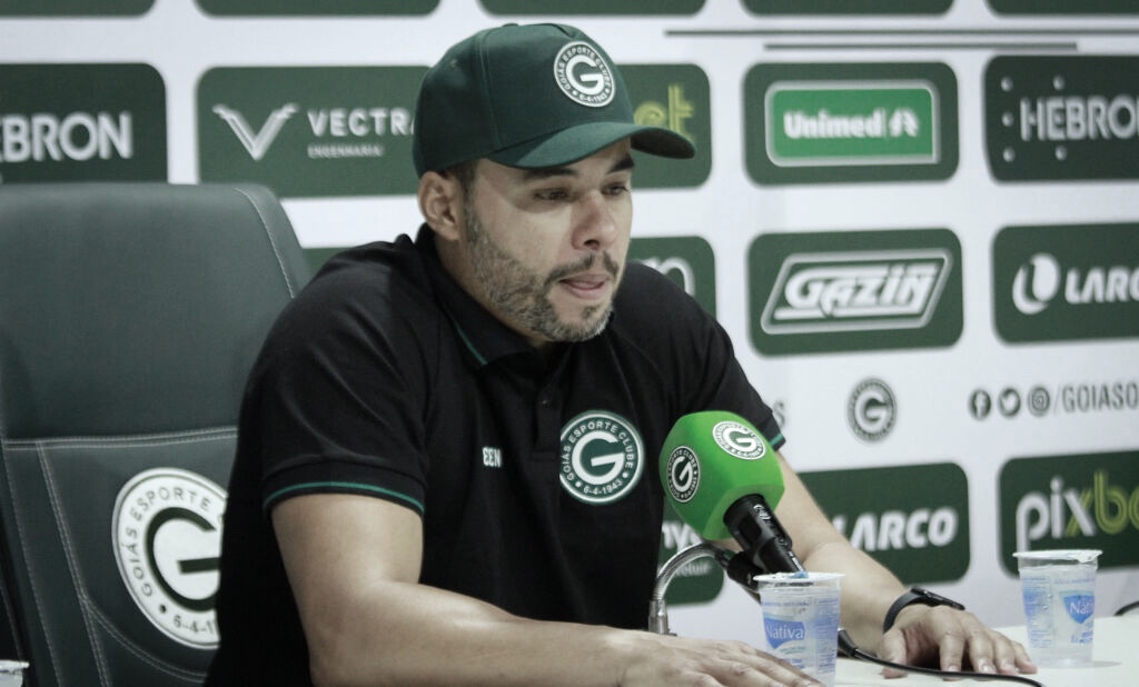 Jair Ventura questiona arbitragem na derrota do Goiás para o Avaí: “Confusa”