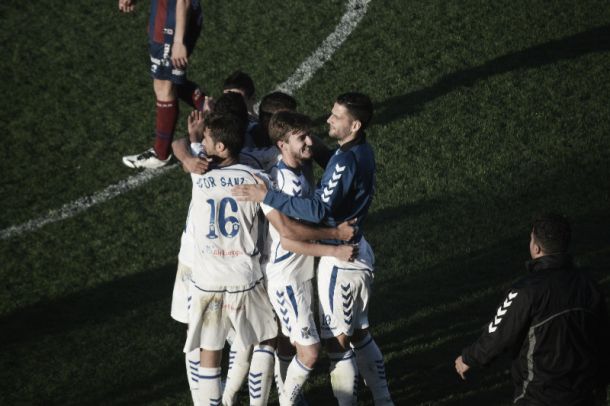 Eibar 1-2 Tenerife: objetivo conseguido, permiso para soñar