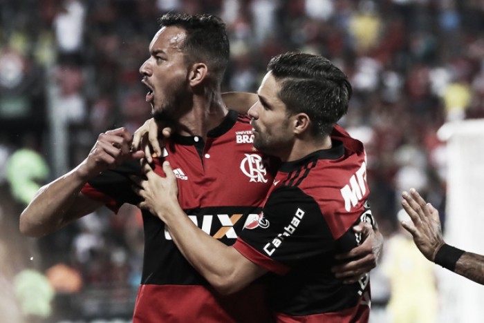 Diego e Réver brilham, Flamengo goleia Bahia e se aproxima do G-4