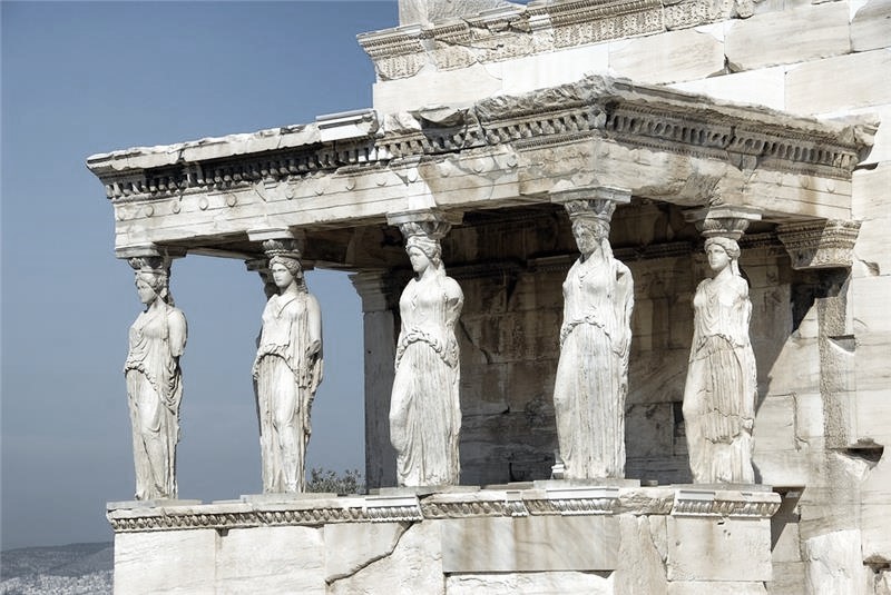 Atenea, Artemisa y Hestia: diosas griegas
virginales y su simbología en escultura