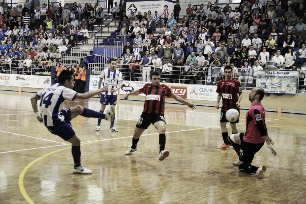 Montesinos Jumilla vuelve al 'playoff' a costa de Umacon