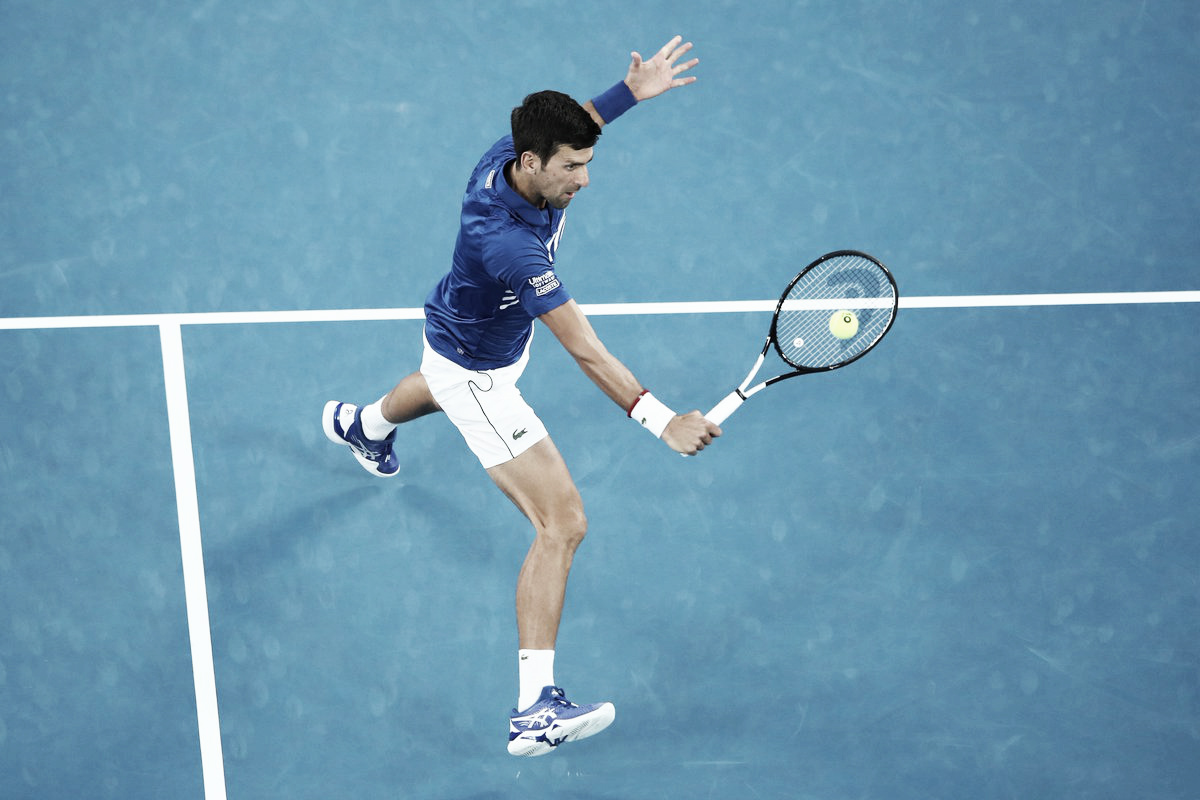 Com problemas na coxa, Nishikori desiste de partida no segundo set e Djokovic vai às semis Com problemas na coxa, Nishikori desiste de partida no segundo set e Djokovic vai às semis