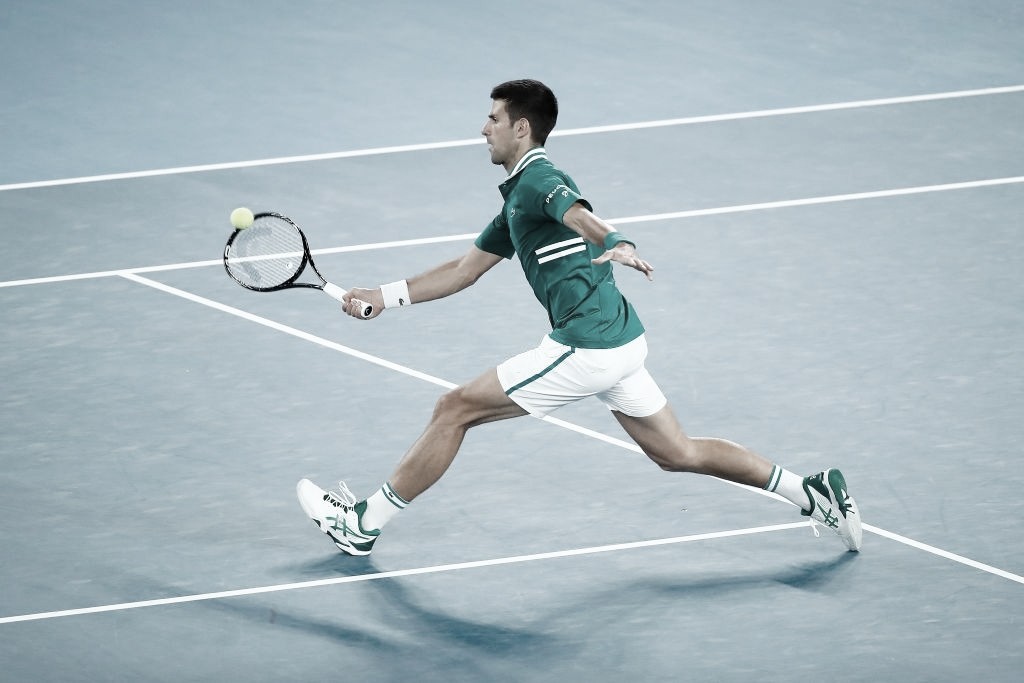 Djokovic sale ileso y es semifinalista Djokovic sale ileso y es semifinalista