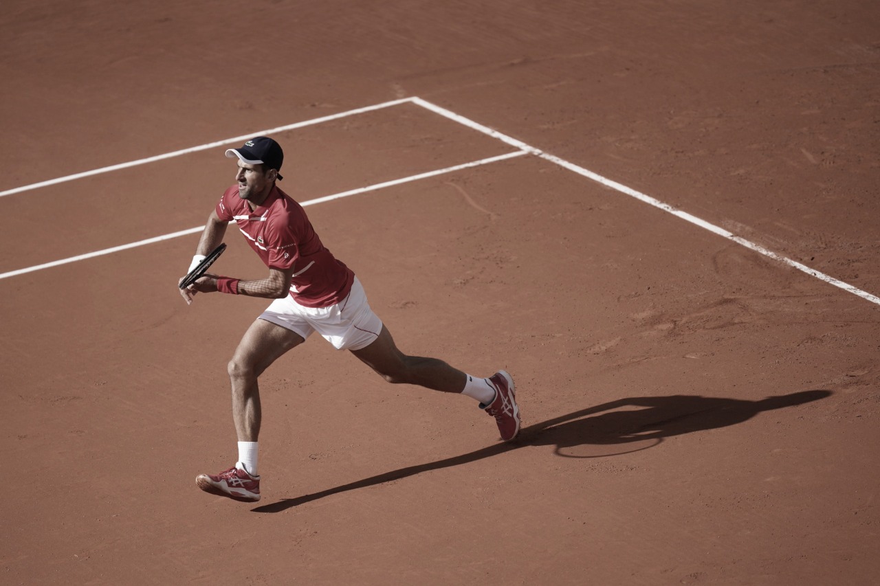 Em menos de 1h30, Djokovic atropela Berankis no Aberto da França