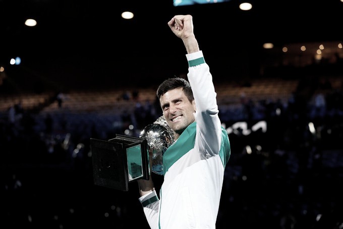 Resumen Novak Djokovic 3-0 Daniil Medvedev en la final Australian Open 2021 (7-5 6-2 6-2) Resumen Novak Djokovic 3-0 Daniil Medvedev en la final Australian Open 2021 (7-5 6-2 6-2)