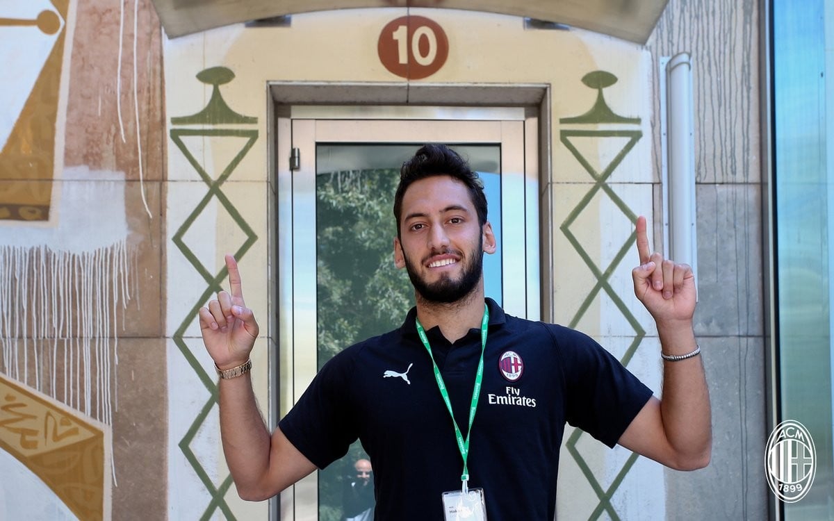 Milan, senti Calhanoglu: "Higuain? Sono pronto a fare tanti assist per lui"