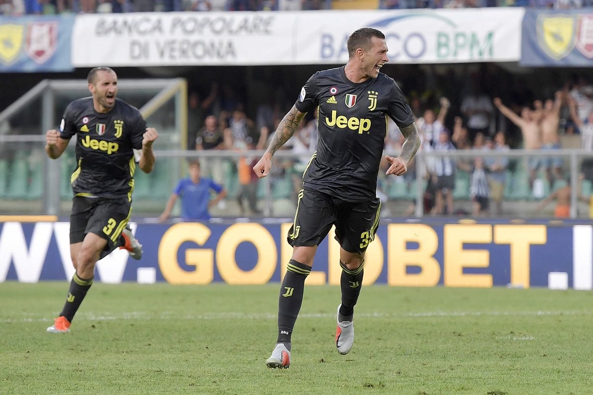Juventus - La carica di Bernardeschi: "Col Chievo grande risposta, in campo mi adatto"