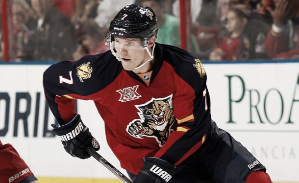 Kulikov renueva tres años con los Panthers