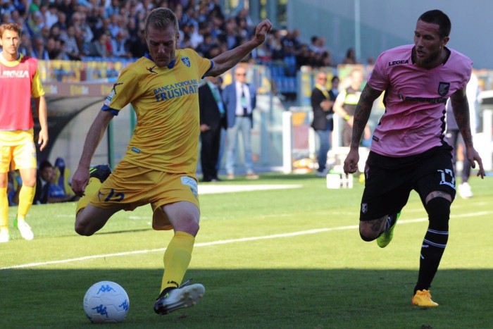 Serie B: Palermo e Frosinone s'annullano, beffa Bari. Crollano Spezia e Parma