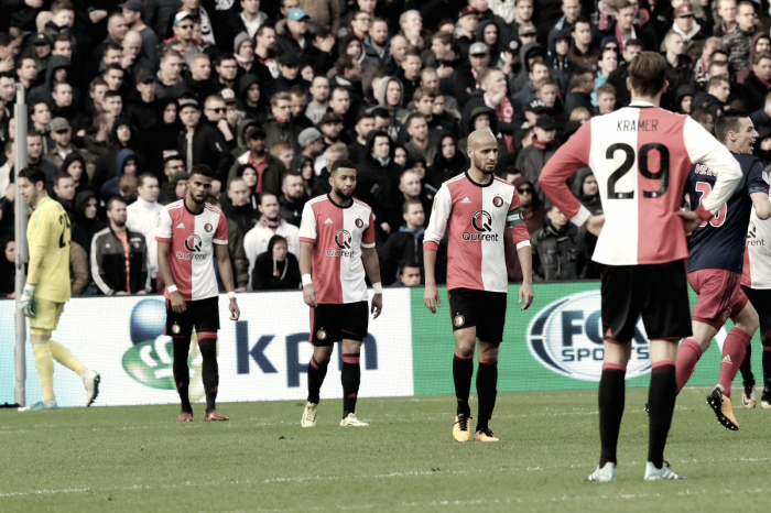 Neres y Dolberg ejecutan al Feyenoord
