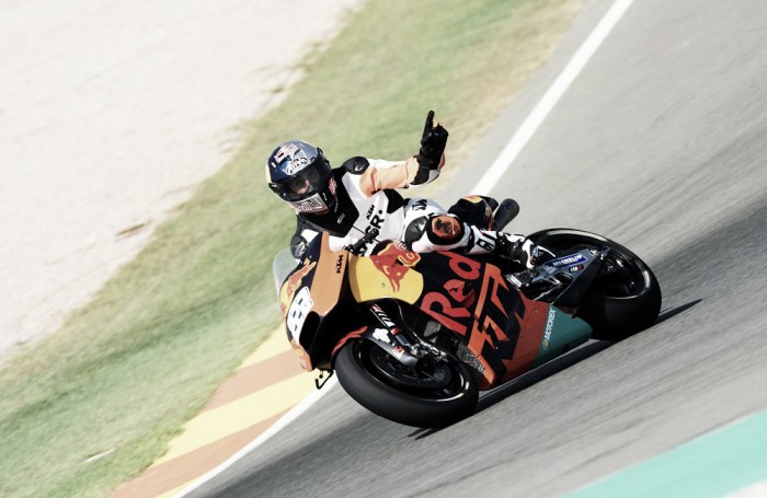 MotoGP, Cairoli sale sulla KTM ufficiale: "Che bello sfrecciare a 300 km/h"