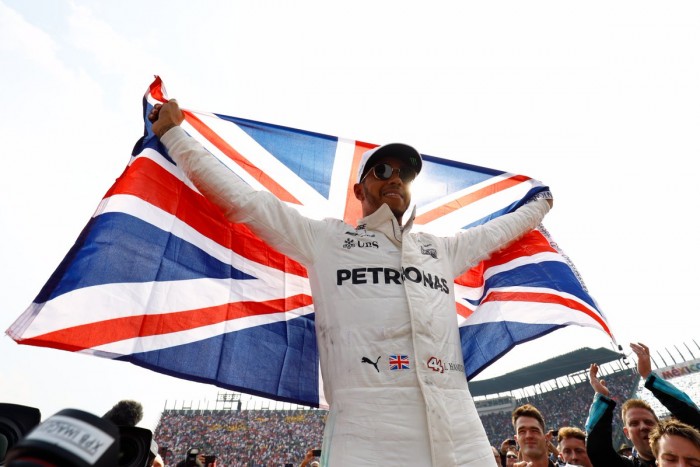 F1 - Hamilton: "Che bello lottare con le Ferrari! Con Vettel? Il nostro rapporto è ok"