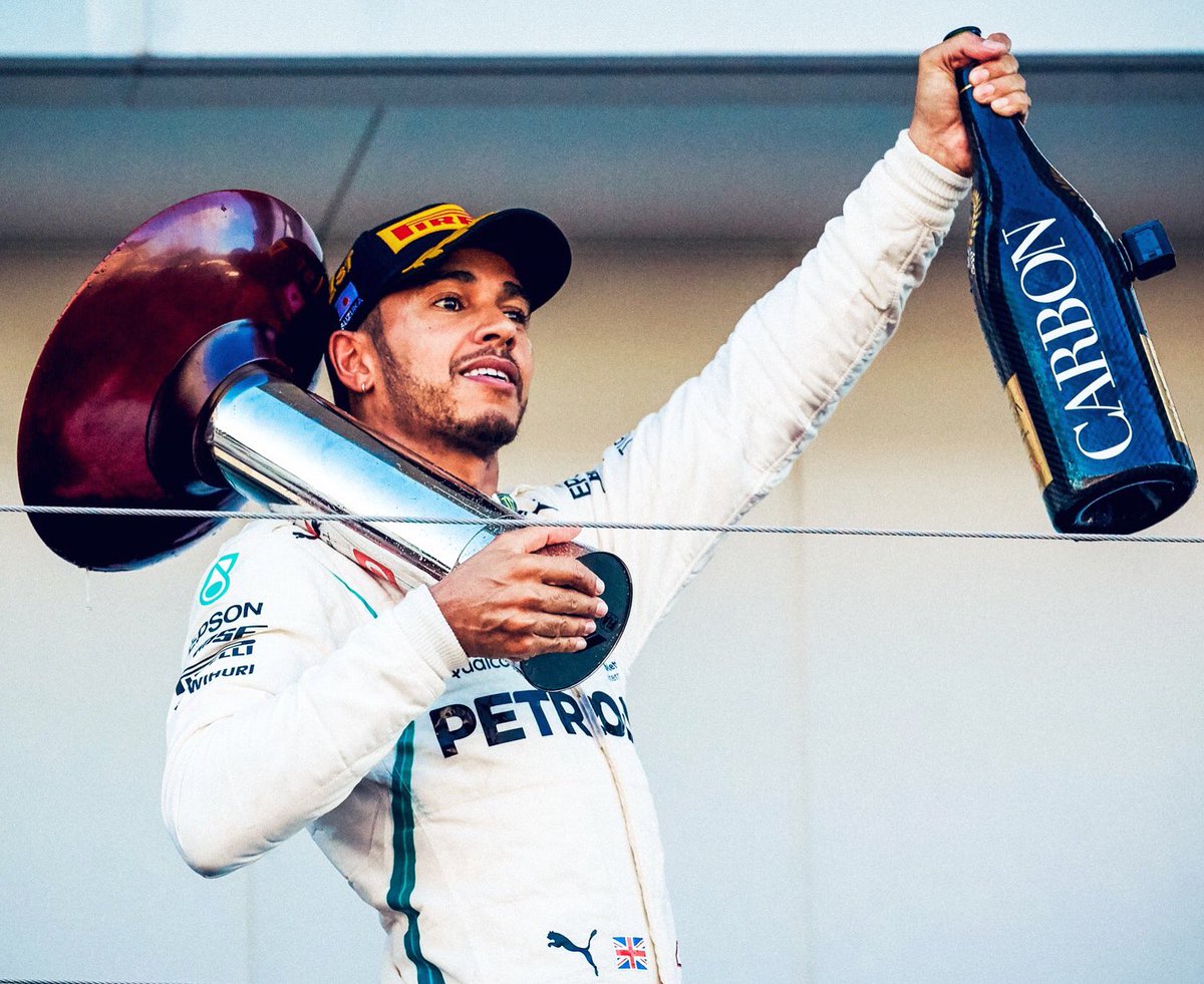 Formula 1 - Hamilton: "I media devono avere più rispetto per Vettel"