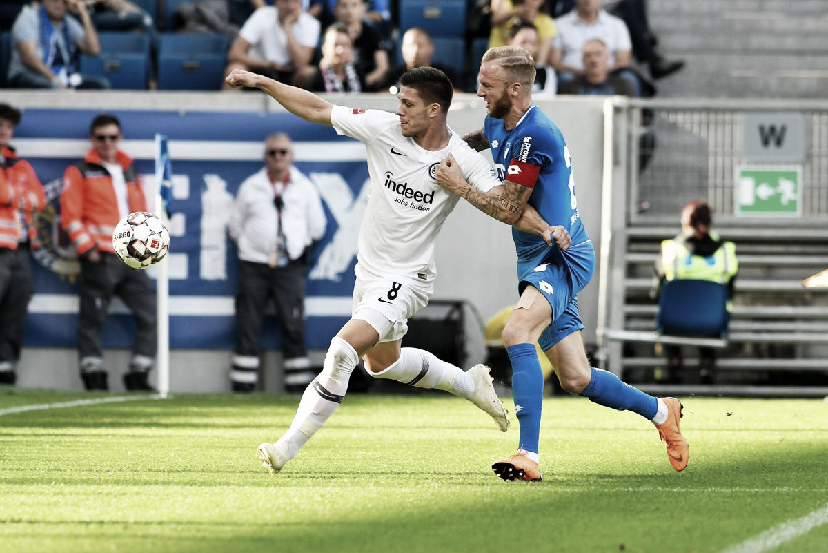 Eintracht sufre para vencer al Hoffenheim