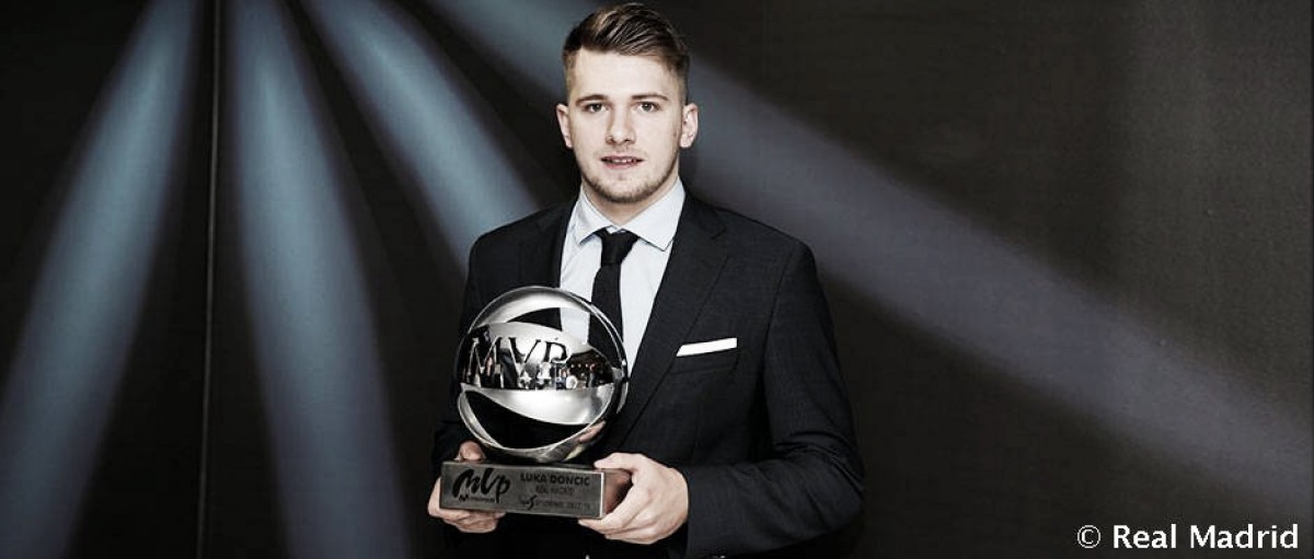 Luka Doncic recibe el MVP de la Liga Endesa