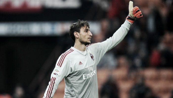 Donnarumma, incontro Galliani-Raiola. Vicino il rinnovo almeno fino al 2019 Donnarumma, incontro Galliani-Raiola. Vicino il rinnovo almeno fino al 2019