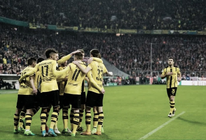 El Dortmund se luce y estará en Berlín