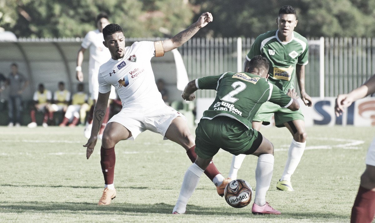 Corinthians está próximo de contratar Douglas do Fluminense Corinthians está próximo de contratar Douglas do Fluminense
