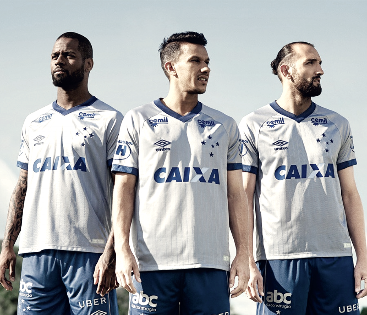 Cruzeiro lança terceiro uniforme inspirado em títulos históricos Cruzeiro lança terceiro uniforme inspirado em títulos históricos