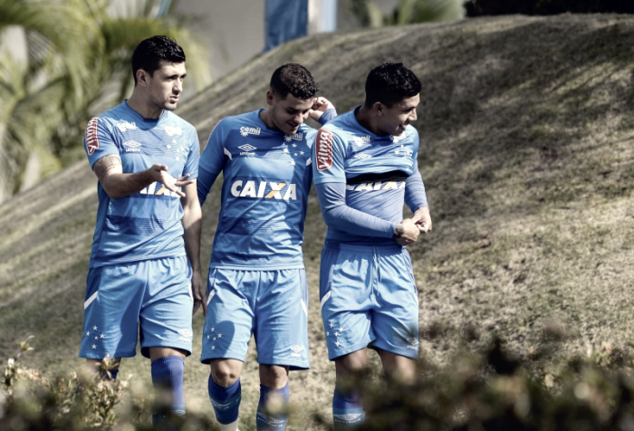 Com retornos de Arrascaeta e Murilo, Mano escala Cruzeiro para confronto contra Vitória
