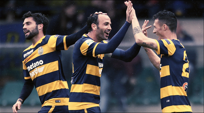 Serie B - Il Verona vince il derby col Vicenza all'ultimo respiro: 3-2 al Bentegodi