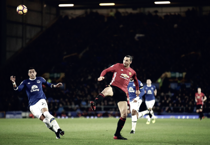 Premier League - Ibra incanta, Fellaini rovina tutto: è 1-1 tra Everton e Manchester United