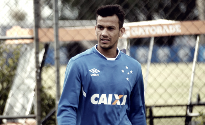 Henrique prega sintonia entre torcida e Cruzeiro pelo avanço: "Unir forças com o torcedor"
