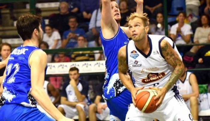 Basket - Serie A2, scambio Agropoli-Ferrara. Reggio Calabria firma Rossato