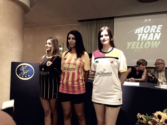 Benevento - Presentate le divise per la stagione 2017-2018